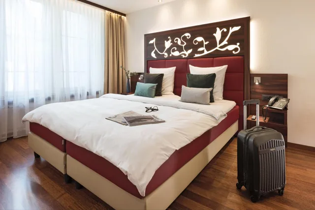 جناح جونيور، Scheuble Hotel 3/6