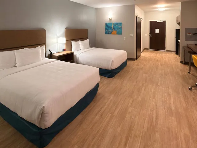 Efficiency, 2 Double Beds, Accessible, Mainstay Suites - Oklahoma City Airport 2/6