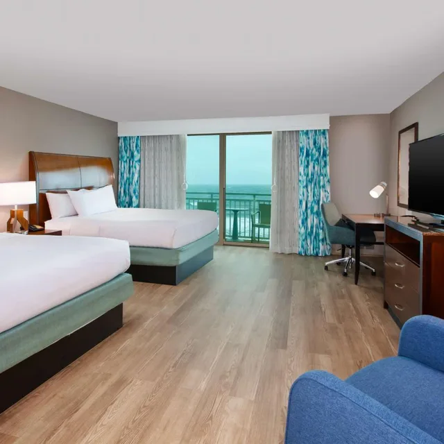 Room, 2 Queen Beds, Ocean Front, Bathtub, Accessible، HILTON GARDEN INN VIRGINIA BEACH OCEANFRONT 4/6