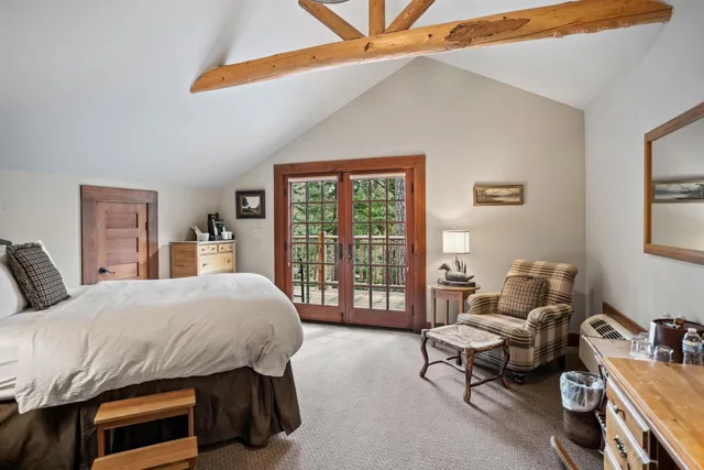 Lodge, Queen Bed, Balcony، Weasku Inn 1/1