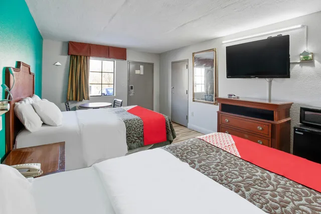 Room, 2 Double Beds, Hotel O Columbia Downtown near I-65 1/5