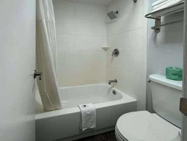 جناح بسريرين مزدوجين، Motel6 Huntsville, AL - University Dr 5/7