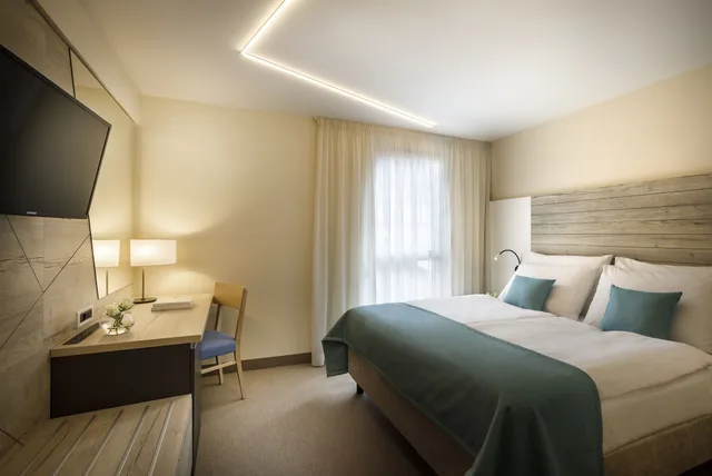 غرفة قياسية مفردة بسرير كوين، Hotel Marina Liburnia 1/2