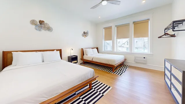جناح بسريرين كوين وسرير كوين بغرفتي نوم بمطبخ، Ocean Breeze Hotel 1/10