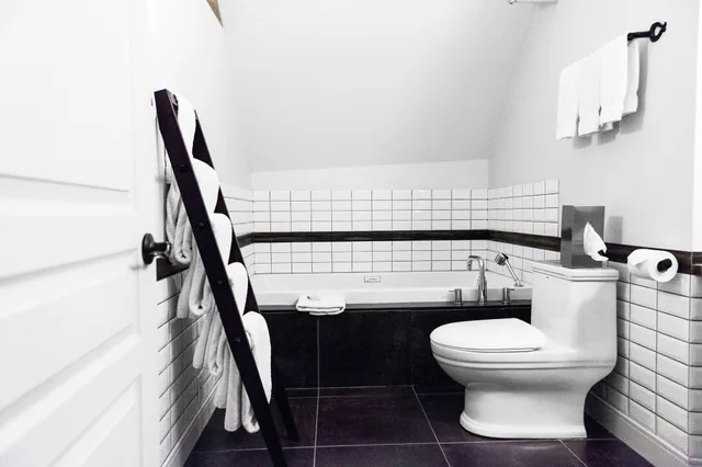 لوفت بسريرين كينج، Auberge Place D Armes 3/7