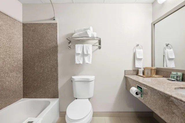 غرفة قياسية بسرير كينج، Best Western Dartmouth-New Bedford 3/3