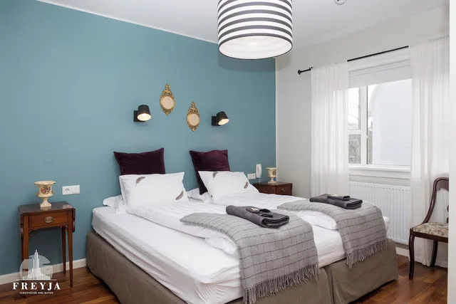 جناح سوبيريور بسريرين كينج وسرير فردي بشرفة، FREYJA GUESTHOUSE & SUITES 2/9