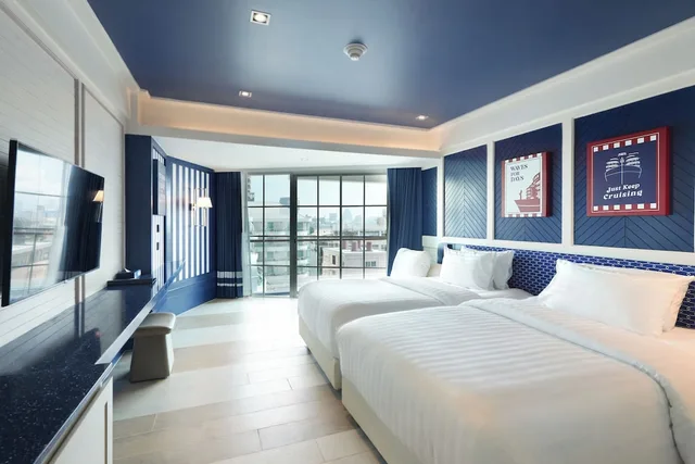 Cruise, Cabin, Twin Beds, Partial Sea View، The Cruise Hotel 1/7