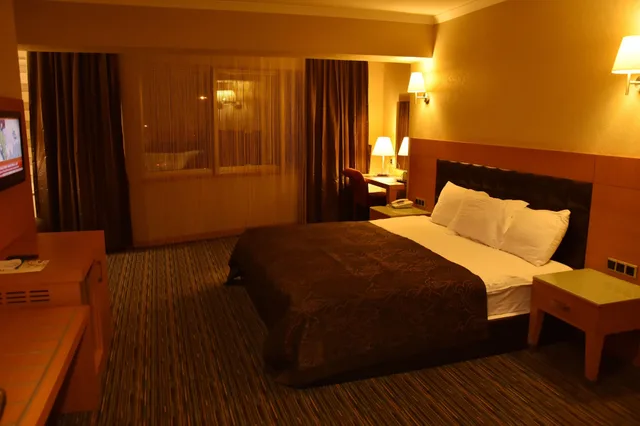 جناح، Grand Simay Hotel 1/4