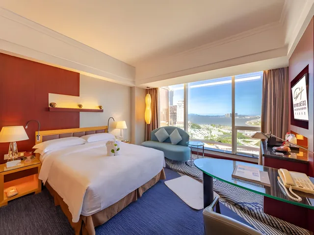 Superior, Queen Bed, Zhuhai Charming Holiday Hotel 1/3