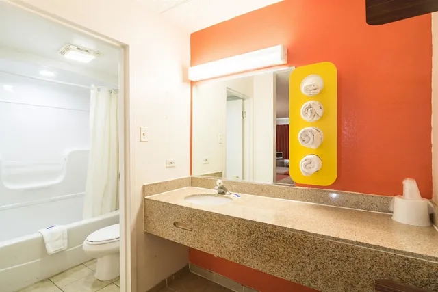 Standard, 2 Queen Beds, Motel6 Joliet, IL - I-80 9/10