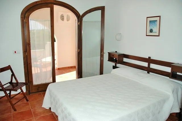 House، APARTAMENTOS ES BRUCS CALA MORELL 1/1