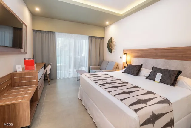 Room, 2 Double Beds, RIU Flamingos - All Inclusive 4/9