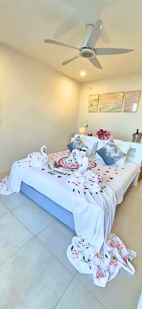 Exclusive, King Bed, Sarocha Villa 3/10