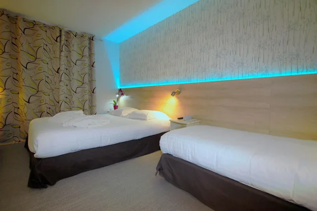 غرفة عائلية ثلاثية، Hotel Napoleon 1/3