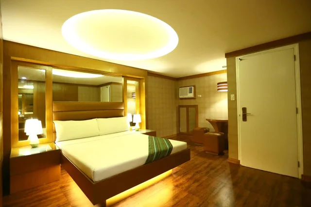 Standard, Double Bed, No Bathroom، Victoria Court Cuneta 1/3