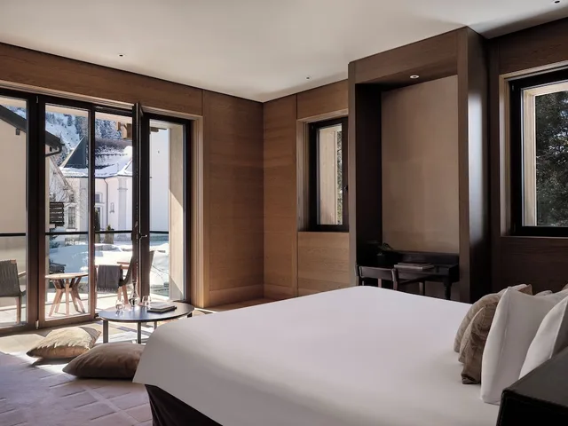 2 Bedrooms, Grand, Alpine, Suite, 2 King Beds, The Chedi Andermatt 4/10