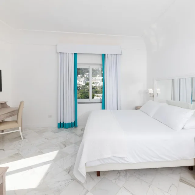 غرفة بسرير مزدوج بإطلالة على البحر، Hotel Mamela 2/10
