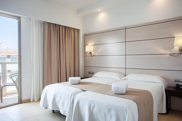 غرفة بشرفة مفردة بسرير مزدوج، Hotel Puchet Ibiza 6/10