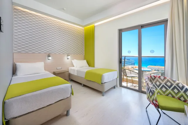 غرفة قياسية بسريرين منفصلين بإطلالة على البحر، Semiramis City Hotel 3/4