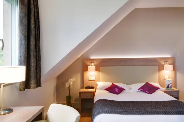 غرفة بسرير كوين، Best Western Plus Hotel Du Parc Chantilly 4/8