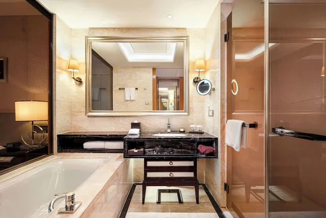 جناح غراند بسرير كينج، Hilton Guangzhou Baiyun Hotel 4/4