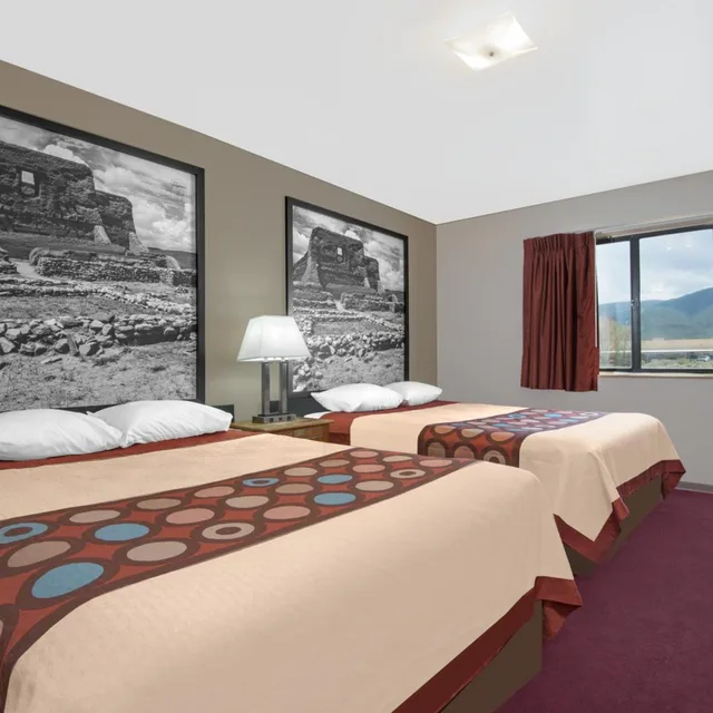 جناح بغرفتي نوم، Super 8 by Wyndham Taos 7/8