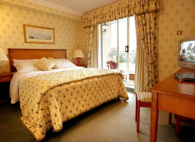 2 Bedrooms, Apartment, Macdonald Forest Hills Hotel & Spa 1/5