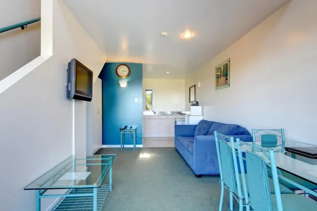 1 Bedroom, Apartment, Queen and Twin Beds, RAYLAND MOTEL 1/2
