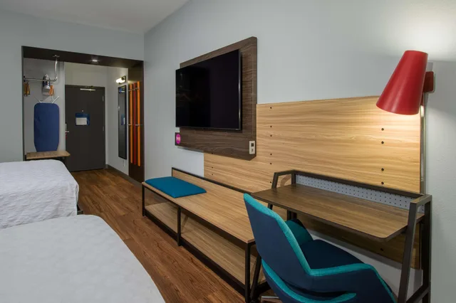 غرفة بسرير كوين لذوي الإعاقة، Tru By Hilton Columbus Airport 2/3