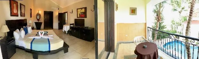 Pool, Suite، The MT Hotel Plaza Brisas 7/8