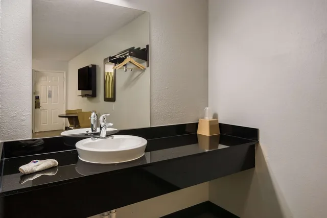 Deluxe, 2 Double Beds, Smoking, Motel6 Irving, TX - Loop 12 7/8