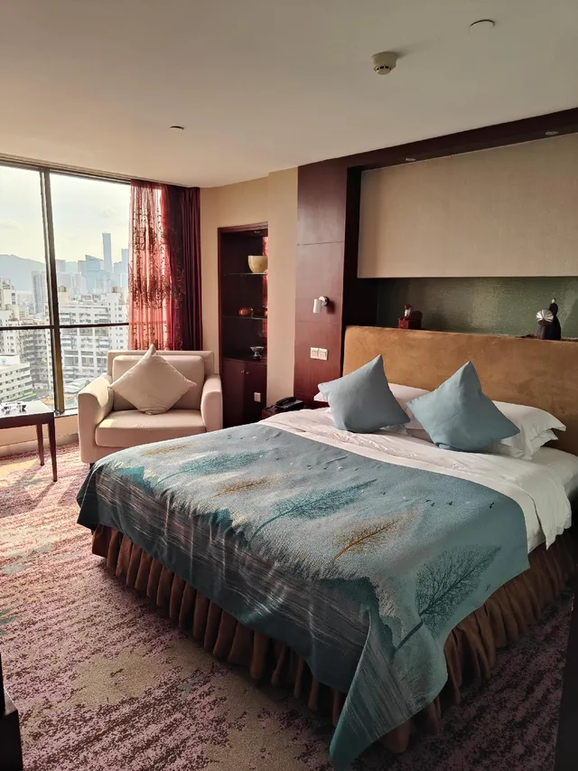 جناح عائلي بسرير كوين، Guangdong Hotel Zhuhai Ex Guangdong Regency 2/2