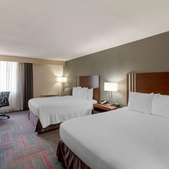 غرفة بسرير كينج وسريرين كوين لذوي الإعاقة، Best Western Plus Toronto Airport Hotel 3/5