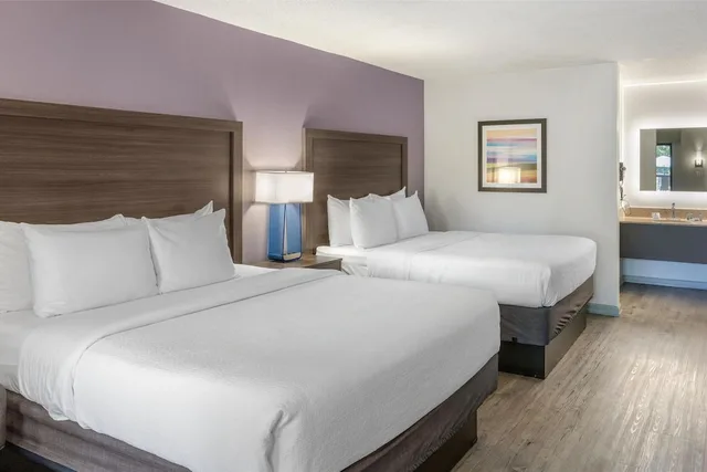 غرفة قياسية بسريرين كوين، Best Western Hickory 1/3