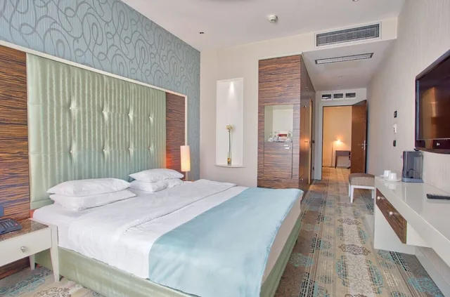 جناح بزنس بسرير كينج، Crystal hotel Belgrade 5/7