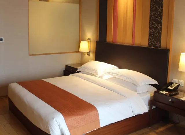 Standard, King Bed, Club Floor, High Floor، Holiday Inn New Delhi Mayur Vihar Noida 1/1