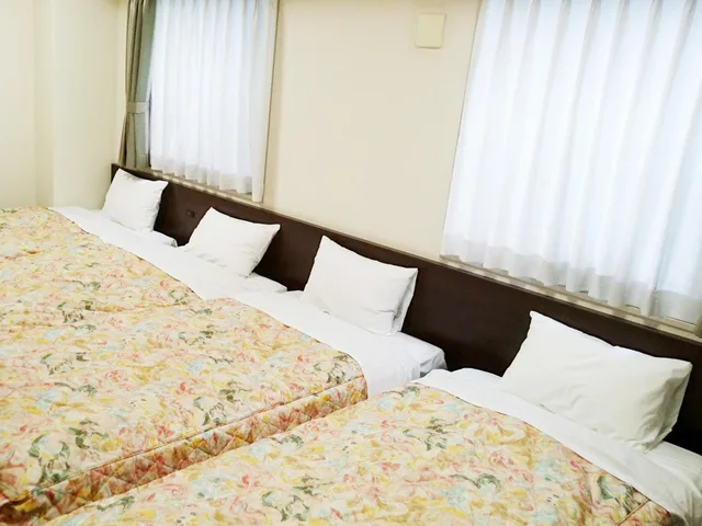 غرفة رباعية، Osaka Academia 2/2