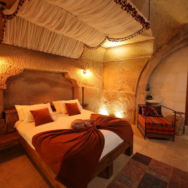جناح، Alice in Cappadocia 1/4