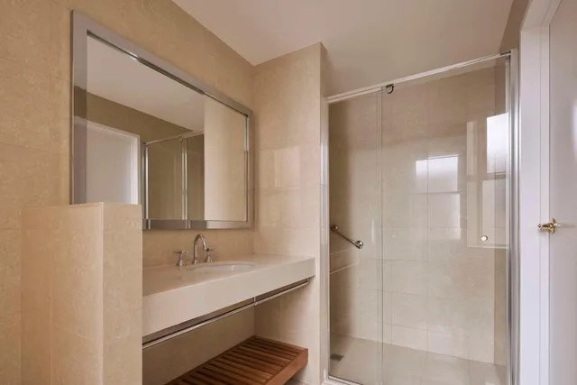 غرفة عائلية، The Victoria Hotel Melbourne 3/3