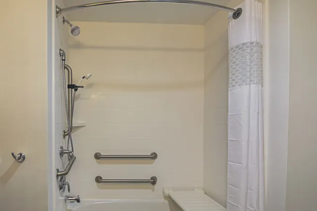 غرفة بسريرين كوين بحوض استحمام، Hampton Inn & Suites Dallas/Richardson 5/5