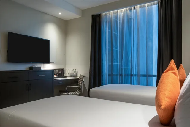 غرفة سوبيريور بسريرين منفصلين بشرفة بإطلالة، Best Western Premier Westlands 2/4