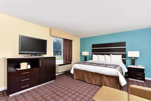 غرفة قياسية بسرير كينج، Americas Best Value Inn New London Mystic 1/3