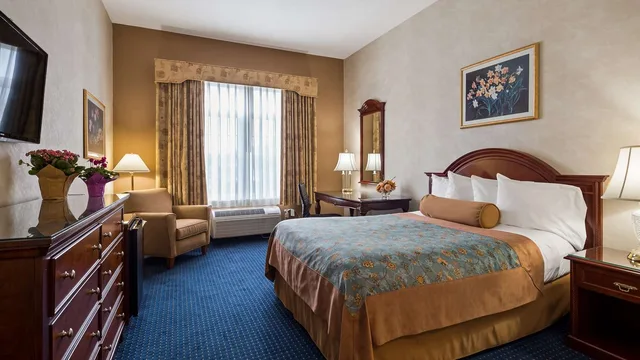 غرفة تنفيذية بسرير كوين، Best Western Plus Mentor-Cleveland Northeast 1/4