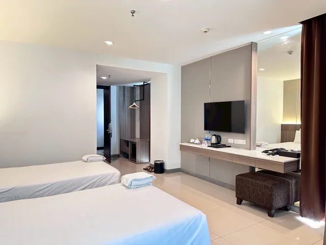غرفة بريميوم بسريرين منفصلين، Crystal Suites Suvarnabhumi Airport 2/5