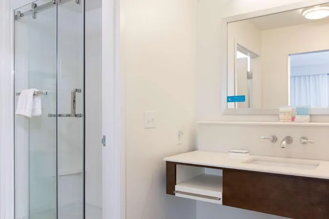 استوديو بسرير كينج مع أريكة لذوي الإعاقة، Hampton Inn & Suites Michigan City 2/2
