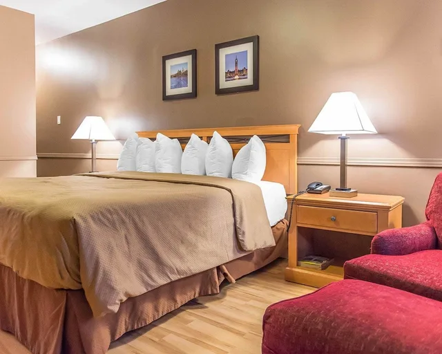 غرفة سوبيريور بسرير كينج، Econo Lodge Downtown Ottawa 2/5