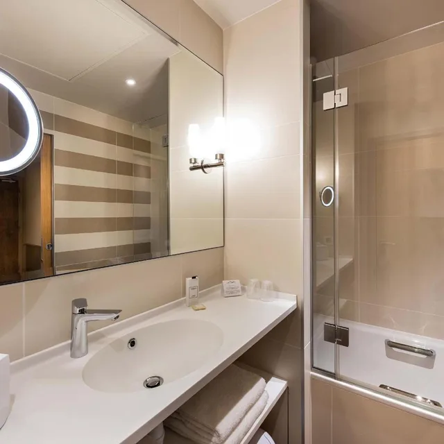 جناح جونيور بسرير مزدوج، Hotel Magellan 5/6