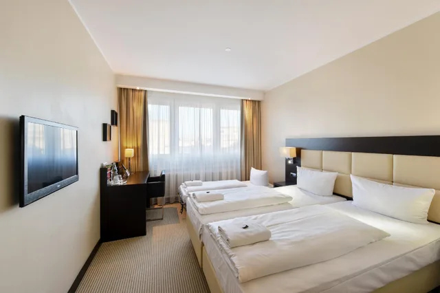 Room, Triple, Hotel am Karlstor 1/1