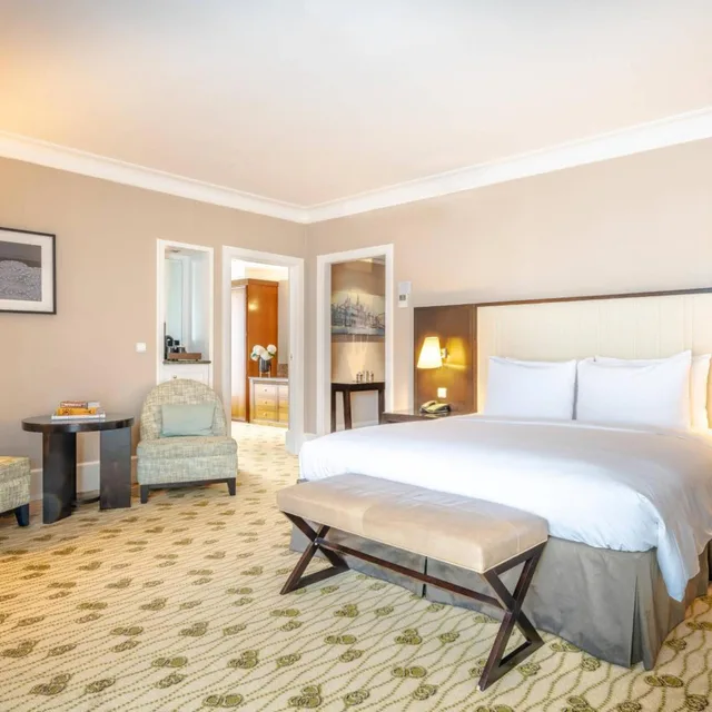 جناح تنفيذي بسرير كينج مع دخول صالة النادي، Renaissance Brussels Hotel 2/7
